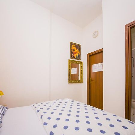 The Voice Of Roma Guesthouse Exteriör bild