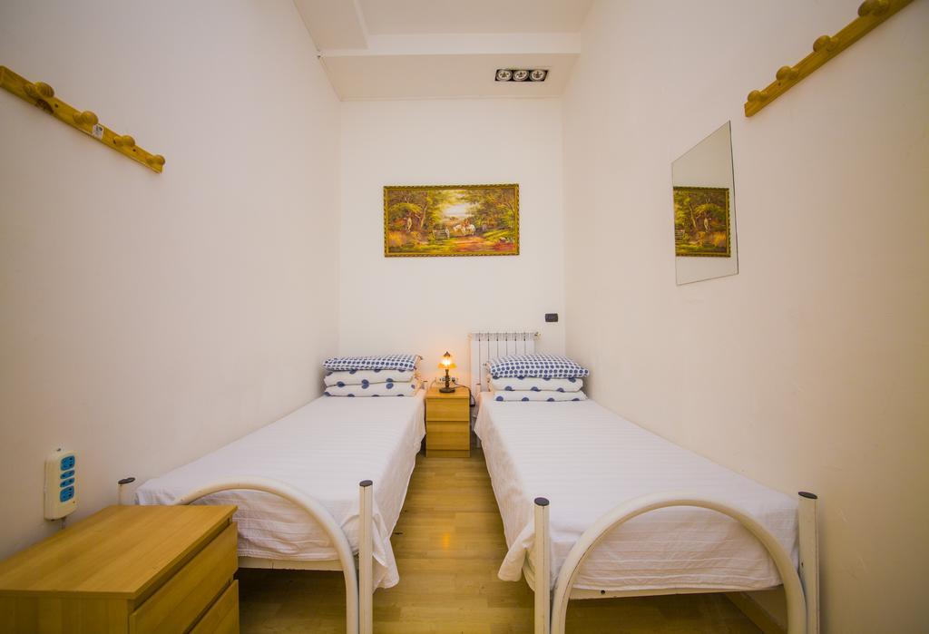 The Voice Of Roma Guesthouse Exteriör bild