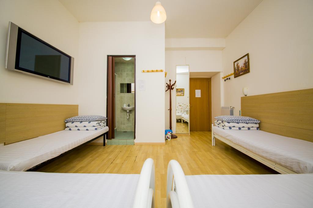 The Voice Of Roma Guesthouse Exteriör bild
