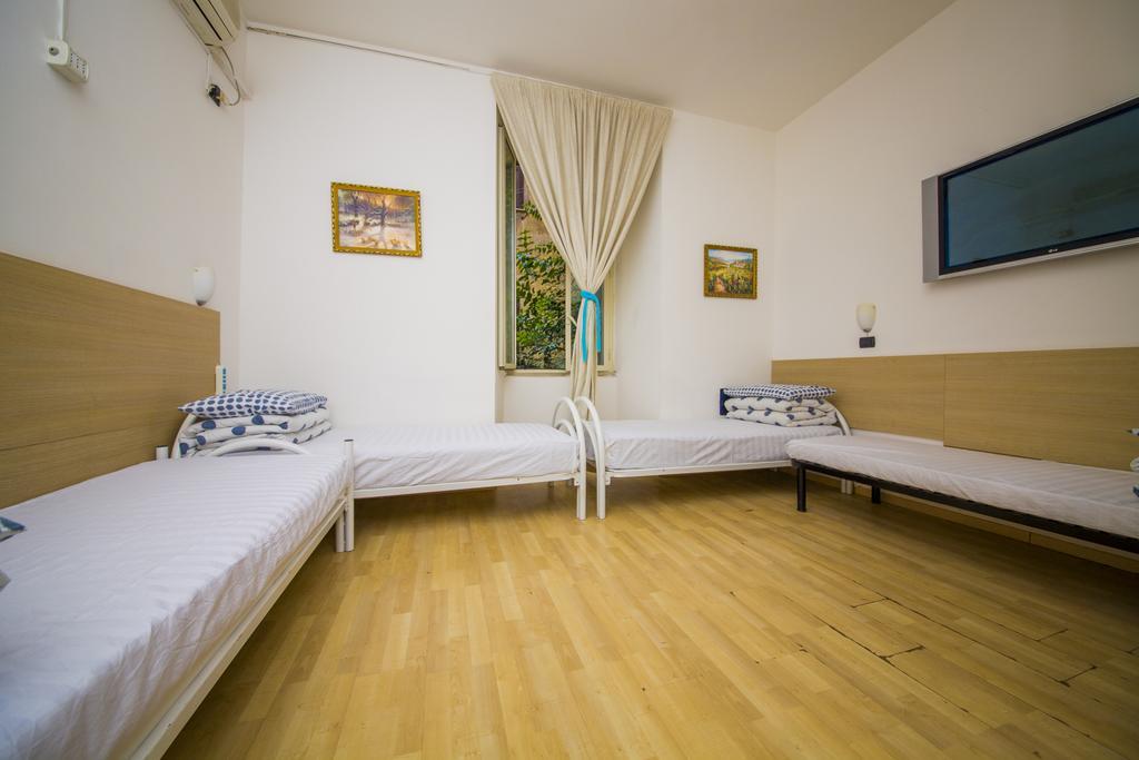 The Voice Of Roma Guesthouse Exteriör bild