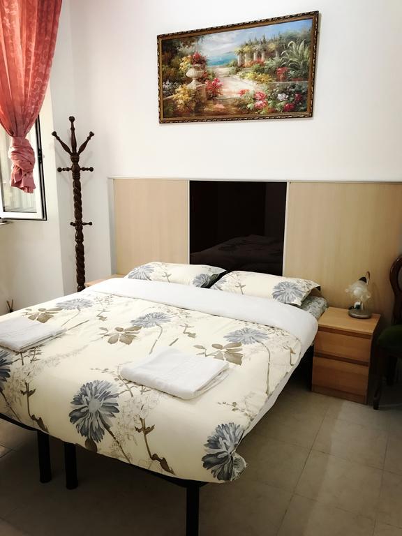 The Voice Of Roma Guesthouse Exteriör bild