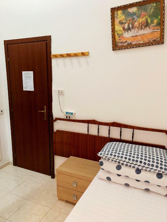 The Voice Of Roma Guesthouse Exteriör bild